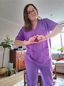 Volunteer to sew Scrubs for the NHS