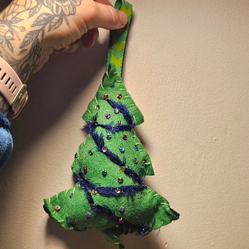 Sew and decorate a Christmas Decoration @Coachworks Saturday 29th November 10.30 - 11.15am