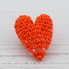 Load image into Gallery viewer, Crochet heart brooch