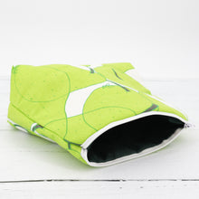 Load image into Gallery viewer, Pear wash bag